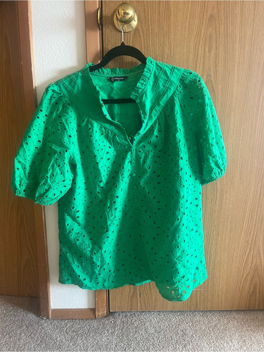 Bright Green Eyelet Puff-Sleeve Blouse with Ruffled